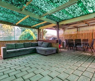 Immaculate Family Living in a Prime Wyndham Vale Location - Photo 3