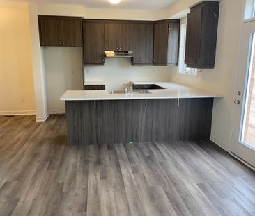 For Lease - 899 Ash Gate, Milton, Ontario - Photo 2