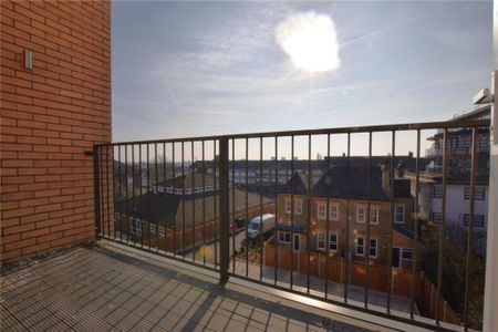 3 bedroom apartment to rent - Photo 5