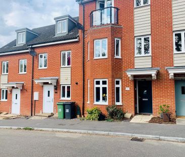 3 bedroom terraced house to rent - Photo 2