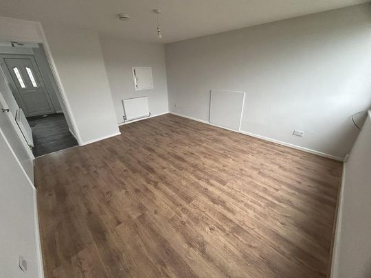 3 bedroom character property to rent - Photo 1