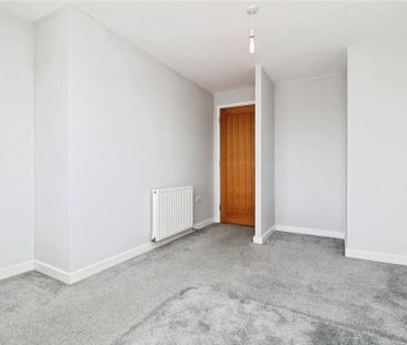 4 bedroom detached house to rent - Photo 2