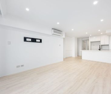 Stunning, Modern, Newly Renovated Apartment in Caringbah - Photo 2