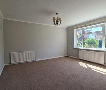 4 bedroom semi-detached house to rent - Photo 2
