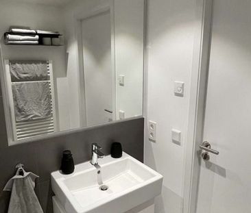 Avinguda Meridiana, Barcelona, Catalonia - Photo 5