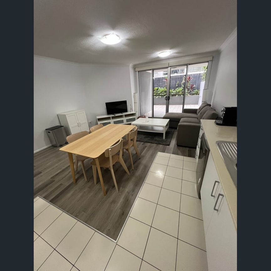 Modern Furnished Apartment - Fortitude Valley - Photo 1