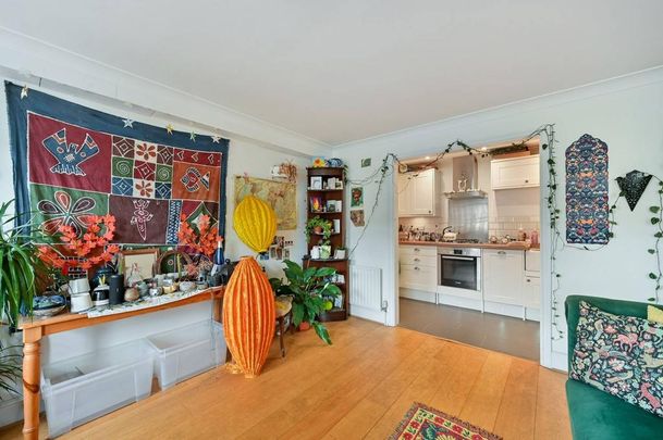 2 bedroom flat to rent - Photo 1