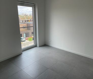 Instapklaar nieuwbouw appartement op 2eV met 1 SLK, terras en autos... - Foto 3
