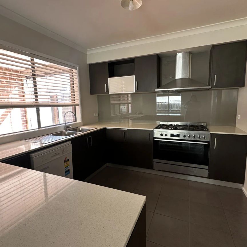 21 Kess Grove, Lyndhurst. - Photo 1