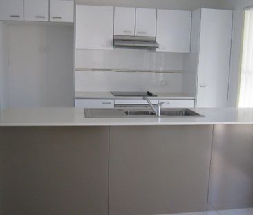 PET FRIENDLY! NEAR NORTH LAKES! - Photo 3