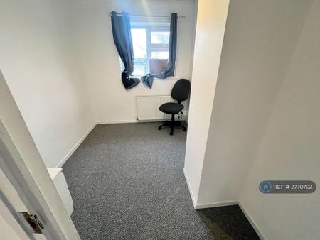 3 bedroom terraced house to rent - Photo 5