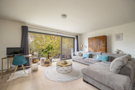 Recent appartement met lift , 2 slaapkamers, terras en PARKTUIN! - Photo 4