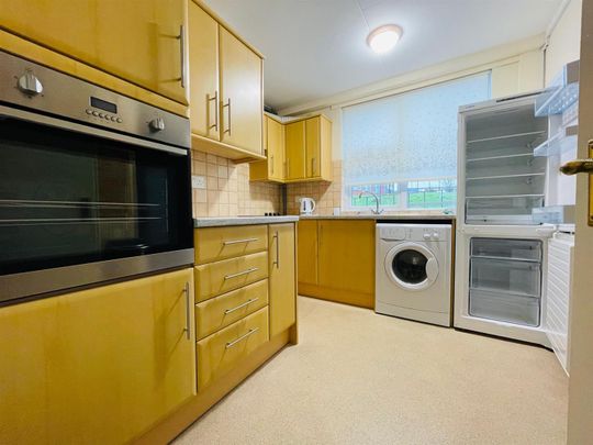 1 Bed Flat - Photo 1