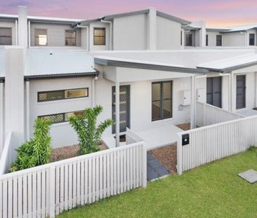 35 Holyoak Avenue, Oonoonba QLD 4811 - House For Rent | Domain - Photo 2