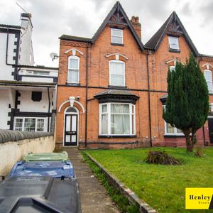 1 Bedroom Studio For Rent - Photo 2