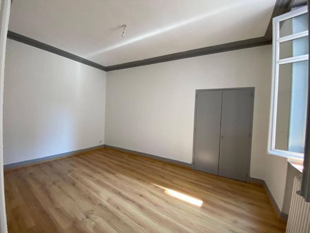 Location appartement 3 pièces 84 m² à Valence (26000) 4 - Photo 3