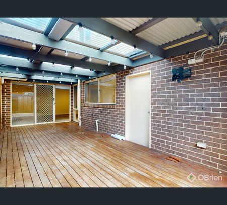 1/15 Evan Street, Berwick, Vic 3806 - Photo 2
