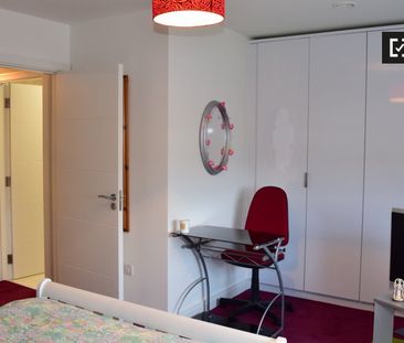 Room to rent in 4-bedroom house in Balgriffin, Dublin - Photo 6