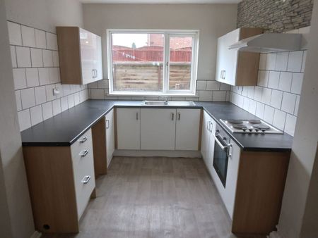 37 Kings Road - Askern - Photo 5