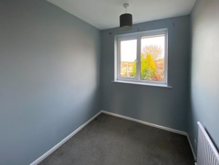 3 bedroom end of terrace house to rent - Photo 4