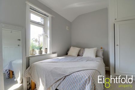 4 bedroom terraced house to rent - Photo 5