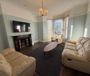 4 bedroom terraced house to rent - Photo 1