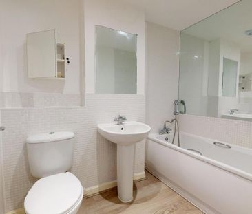 3 bedroom terraced house to rent - Photo 3