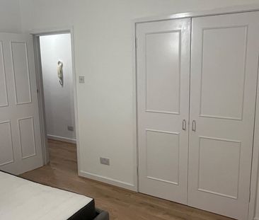 Room in a Shared Flat, London, WC1H - Photo 5