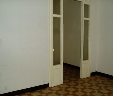 Appartement 2 pièces 45m2 MARSEILLE 4EME 700 euros - Photo 2