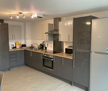 Room in a Shared Flat, Marsden House, LS3 - Photo 6