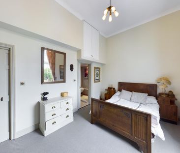 3 bedroom flat to rent - Photo 3