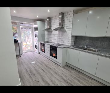 Room in a Shared House, Rayners Lane, HA2 - Photo 4