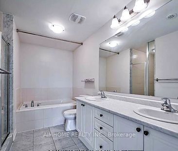 Townhouse For Lease | N8133974 - Photo 6