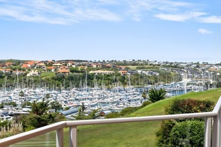 Exquisite Home with Stunning Marina Views in Matakatia Bay - Photo 3