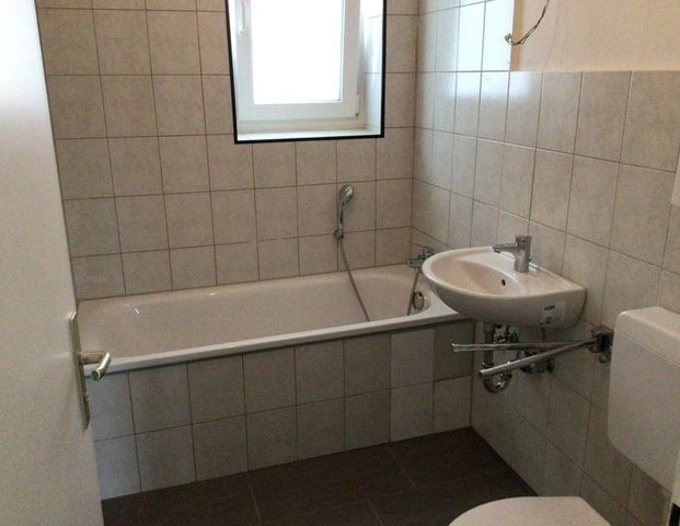 Ihre neue Wohnung: günstig geschnittene 2-Zimmer-Wohnung - Foto 1
