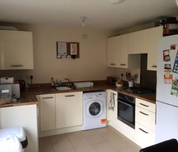 2 bedroom terraced house to rent - Photo 4