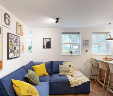 4 bedroom flat to rent - Photo 2