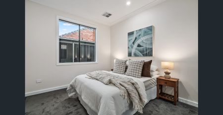 Newly Built Spacious Low Maintenance Modern Home - Photo 5