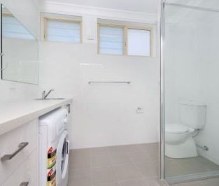 One Bedroom Unit in Heart of Hamilton! - Photo 2