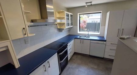 Get in before Christmas and enjoy summer by the beach - Photo 4