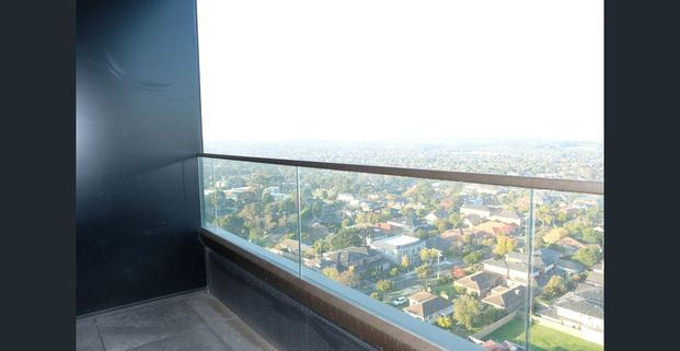 Brand New 3 Bedrooms , 2 bathroom and 2 basement carpark apartment in Sky Garden - Photo 1