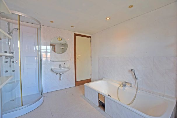 Uniek hoekpand met handelsruimte en woonst te Beerst (Diksmuide) op 470 m². - Foto 1