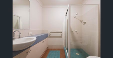 3 Bedroom townhouse in prime Elanora location! - Photo 4