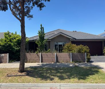Lovely family home in Craigieburn! - Photo 2