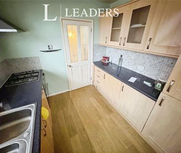 3 bedroom semi-detached house to rent - Photo 4