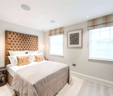 Completely modernised three bedroom townhouse moments from Marylebone - Photo 6