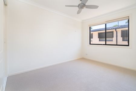 5/404 Forest Road, Kirrawee NSW 2232 - House For Rent | Domain - Photo 3