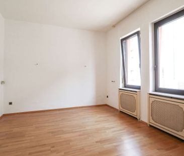 Geräumige 2,5-Zimmer-Wohnung mit Altbau-Charme - Foto 4