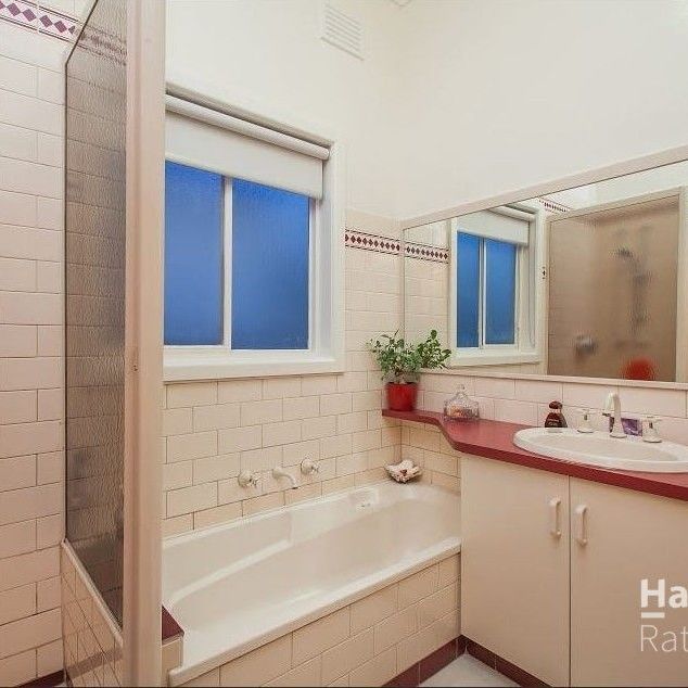 Spacious 5-Bedroom Home in Reservoir - Photo 1