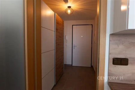 Pronájem luxusního bytu 2+kk v prestižní lokalitě Praha – Vysočany - Fotografie 2